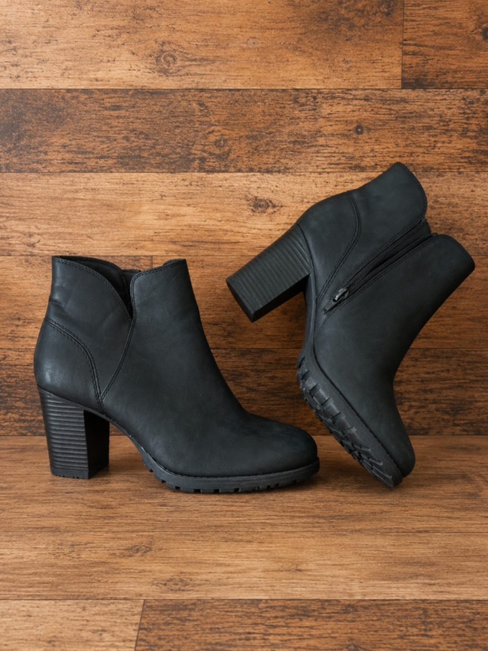 Clarks Indigo Waterproof Black Leather Ankle Boots Sz 9 Side Zip Like New